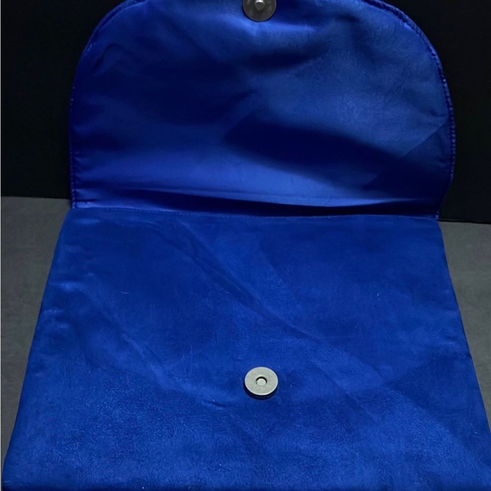 Purse - Picture 2 of 2